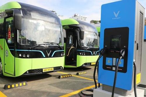 TP.HCM đưa vào khai thác 58 xe buýt điện tuyến 33 và 150
