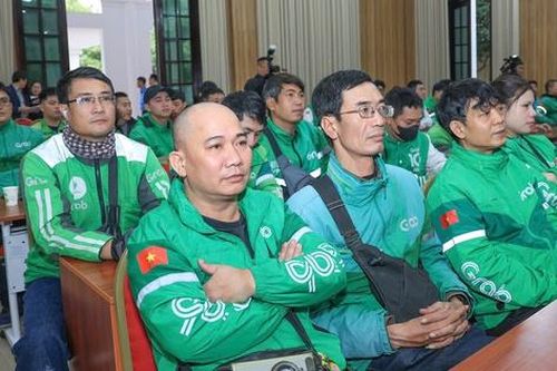 Chỉ dựa vào đánh giá khách hàng, khó sàng lọc tài xế công nghệ