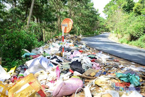 Nguy cơ ô nhiễm khi rác thải bủa vây đèo D'ran