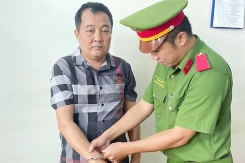 'Nổ' quen lãnh đạo cấp cao để lừa đảo chiếm đoạt 4,3 tỷ đồng