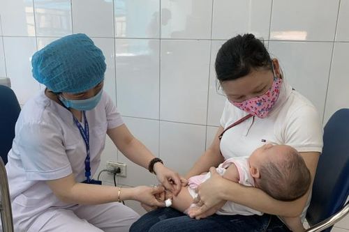 Nâng cao hiểu biết cho người dân về lợi ích của vaccine tiêm chủng mở rộng