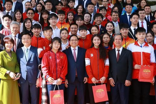 Thủ tướng gặp mặt, biểu dương học sinh đạt giải các kỳ thi quốc tế