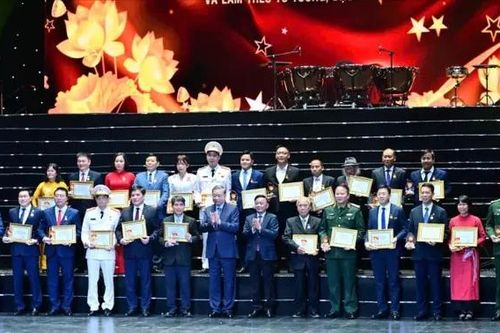 Truyền cảm hứng về khát vọng xây dựng Việt Nam thịnh vượng
