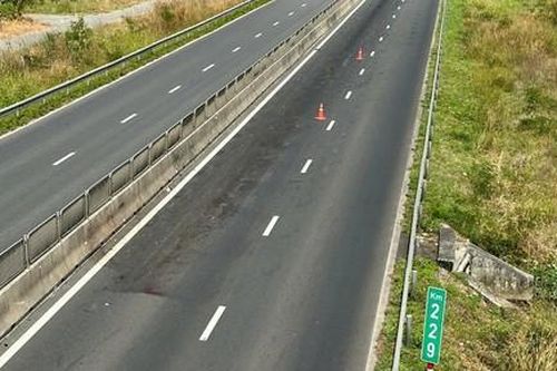 Điều tra vụ phát hiện một cánh tay bị cán nát trên cao tốc, nghi do tai nạn