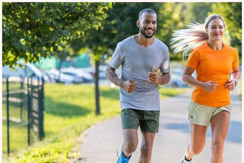Đạp xe hay chạy bộ: Bài tập cardio nào tốt hơn cho tim mạch, khớp và cơ bắp?