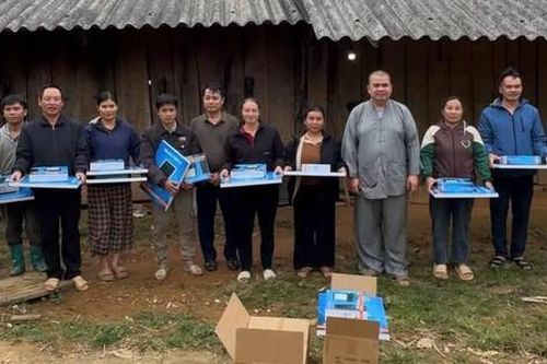 Hành trình thiện nguyện bền bỉ của sư thầy Thích Khai Quảng từ những phiên livestream bán nông sản