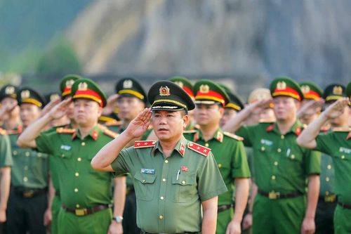 Vinh quang Công an Thủ đô Anh hùng