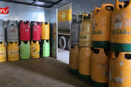 Bán gas rẻ hơn chính hãng 50%: Lộ diện đường dây làm giả tinh vi
