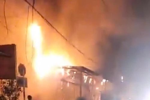 Đắk Lắk: Cháy từ trụ điện trước nhà, 4 người tử vong, bé sơ sinh sống sót kỳ diệu