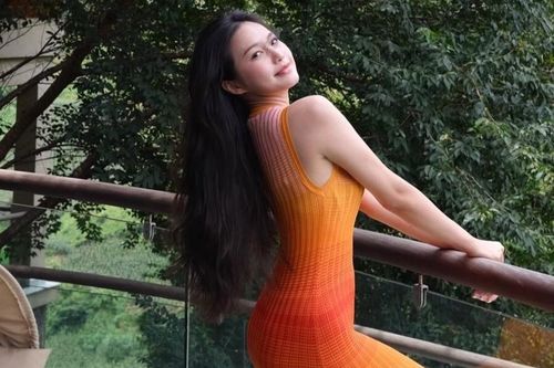 Vợ Đoàn Văn Hậu, Công Phượng và dàn WAG có học vấn 'khủng'