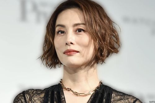 Ngọc nữ Nhật Bản lộ diện