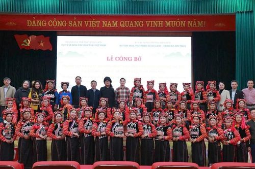 Ra mắt CLB Sinh hoạt văn hóa dân gian dân tộc Hà Nhì tại xã Sín Thầu