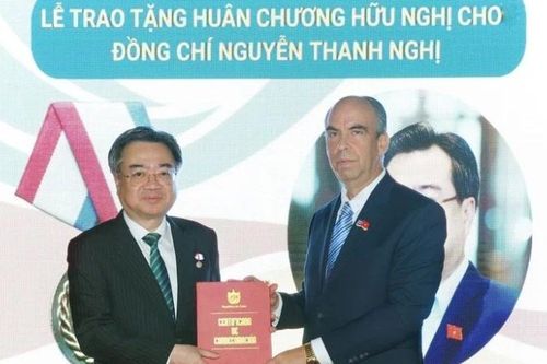 Huân chương Hữu nghị Cuba ghi nhận đóng góp của Trưởng Ban Chính sách và Chiến lược Trung ương Nguyễn Thanh Nghị