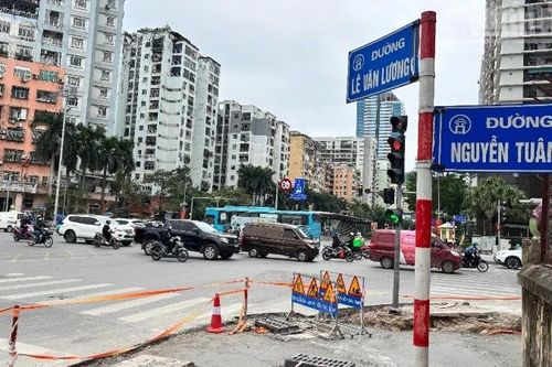 Hà Nội: Xén vỉa hè, nới rộng lòng đường tại các nút giao thông trọng điểm dịp cuối năm