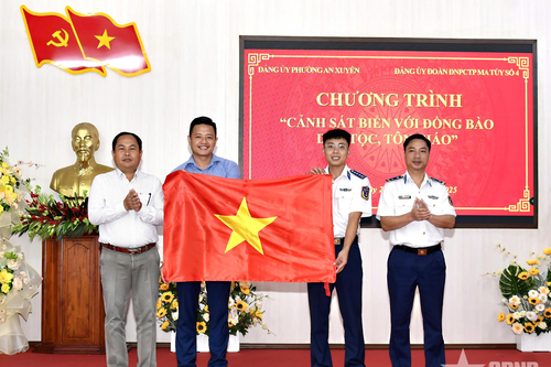 Đoàn Đặc nhiệm Phòng, chống tội phạm ma túy số 4 tổ chức chương trình 'Cảnh sát biển với đồng bào dân tộc, tôn giáo'