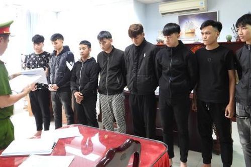 Khởi tố nhóm gây rối trật tự, đánh người gây thương tích