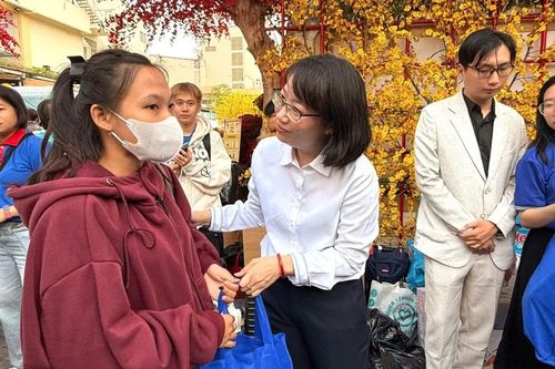 TPHCM: Một cá nhân được thưởng Tết Nguyên đán hơn 1,8 tỷ đồng