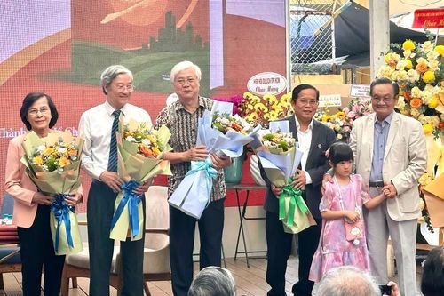TS Trần Du Lịch ra mắt sách 'Ký ức - Niềm tin & Khát vọng': Viết về quá khứ để hướng đến tương lai