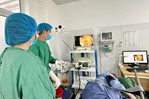 Mổ ung thư cho cụ bà 103 tuổi, đừng để tuổi tác là rào cản điều trị chậm trễ