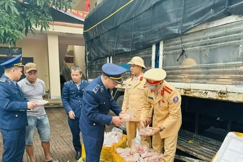 Hà Tĩnh phát hiện 200 kg chân giò đông lạnh không rõ nguồn gốc, bốc mùi