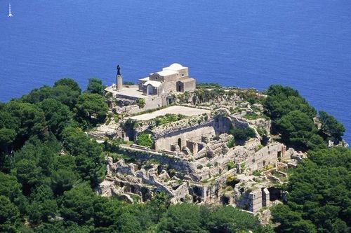 Tàn tích dinh thự cực kỳ xa hoa của hoàng đế La Mã Tiberius