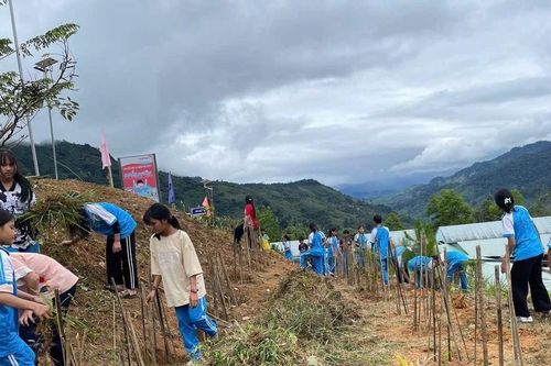 Trường nội trú gắn hướng nghiệp với sinh kế địa phương