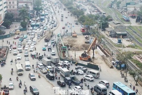 Thu rào chắn nút giao Giải Phóng - Kim Đồng, bố trí thêm 3 làn xe, giảm ùn tắc