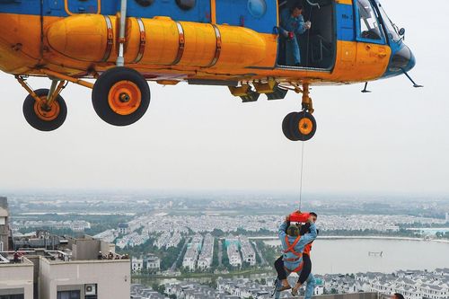 Huy động trực thăng, robot cùng 4.000 người tập chữa cháy chung cư ở Hà Nội