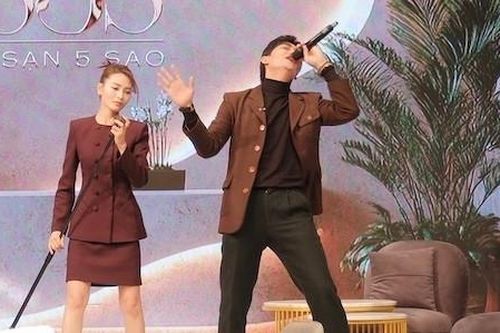 Diễn viên đứng sau phim 100 tỷ hát cùng MC Huyền Trang trên VTV