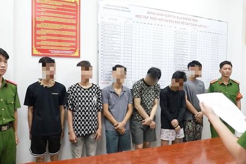 14 thanh thiếu niên chặn đường đánh hội đồng 4 người tại TPHCM