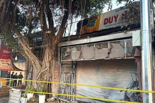 Vụ cháy 4 người tử vong: Cháu bé 26 ngày tuổi sống sót nhờ bố ôm chặt che chắn
