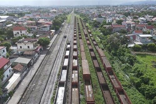 Dự án tuyến đường sắt dừng thi công làm ảnh hưởng đến cuộc sống của người dân, Bộ Xây dựng nói gì?