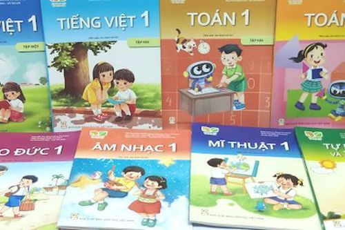 Bộ sách 'Kết nối tri thức với cuộc sống' có giá thấp hơn, giảm gánh nặng cho phụ huynh