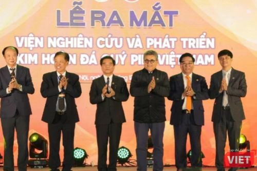 Ứng dụng AI và Blockchain để minh bạch hóa thị trường kim cương, đá quý