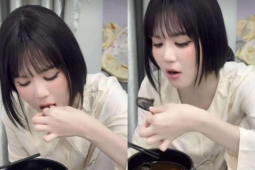 Món ăn đen sì mà Ngọc Trinh tấm tắc khen ngon, nhiều người vừa nhìn đã sợ