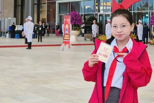 Nữ sinh Cao Bằng - 1 trong 5 đại biểu nhỏ tuổi nhất tại Đại hội Thi đua yêu nước toàn quốc lần thứ XI