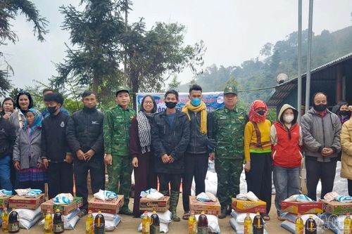 Đồn Biên phòng Trịnh Tường tổ chức chương trình 'Đông ấm vùng cao'