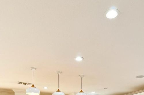 Phạm Hương gây chú ý với bàn tiệc sang trọng tại Mỹ