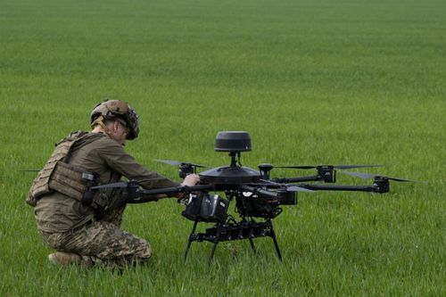 Nga thừa nhận thiếu hụt UAV hạng nặng, Trung Quốc ra mắt tàu kho tên lửa