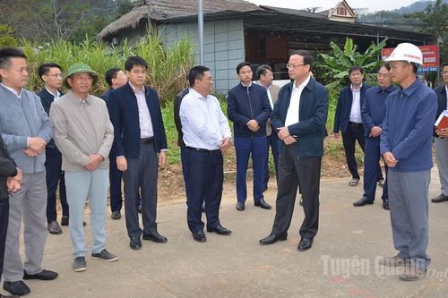 Phó Chủ tịch Thường trực UBND tỉnh Nguyễn Mạnh Tuấn kiểm tra tiến độ Dự án xây dựng đường Hồ Chí Minh và Dự án cải tạo, nâng cấp tuyến đường cách mạng Tân Trào - Trung Yên