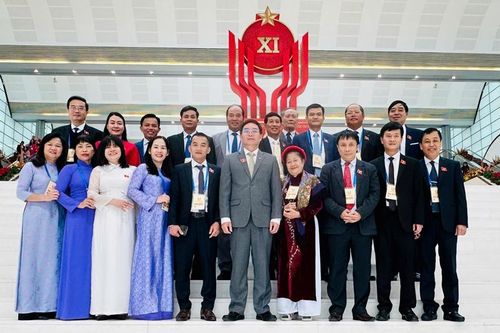 Đoàn đại biểu Thành phố Huế dự Đại hội Thi đua yêu nước toàn quốc lần thứ XI