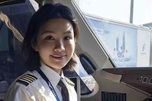 Nữ phi công đầu tiên đảm nhận cơ trưởng máy bay nội địa Trung Quốc C919