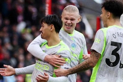 Thắng kịch tính Nottingham, Man City tạm chiếm ngôi đầu bảng Ngoại hạng Anh