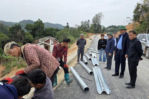 Phó Chủ tịch UBND tỉnh Hoàng Văn Thạch kiểm tra, đôn đốc tiến độ Dự án tuyến tránh thành phố