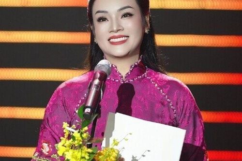 Dàn sao 'nâng cấp' học vấn trong năm 2025: Tân Nhàn làm Phó Giáo sư, Tự Long bảo vệ thành công luận án Tiến sĩ