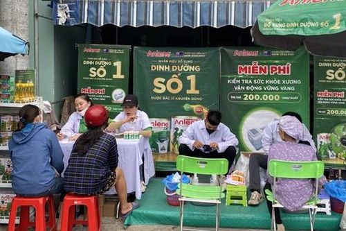 Nguy cơ gãy xương âm thầm ở phụ nữ sau mãn kinh