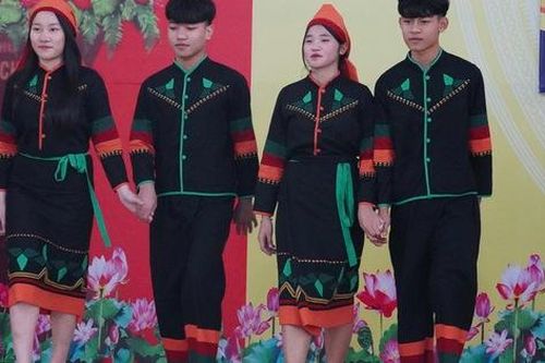 Đồng bào Chứt - một trong những tộc người bí ẩn nhất thế giới - có trang phục truyền thống