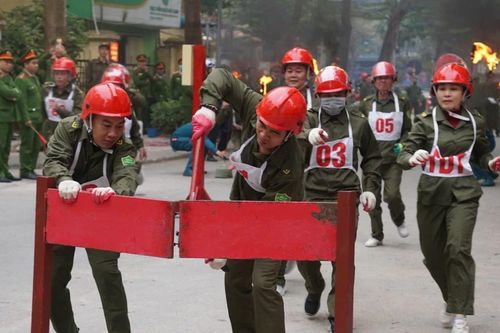 Sôi nổi hội thi chữa cháy, cứu người, cứu tài sản