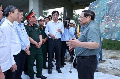 Thủ tướng: Thông xe toàn tuyến cao tốc Châu Đốc-Cần Thơ-Sóc Trăng vào 30/6/2026