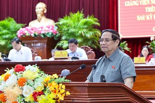 Thủ tướng: Dự kiến đầu tư gần 700 nghìn tỷ đồng cho y tế và giáo dục trong 10 năm tới